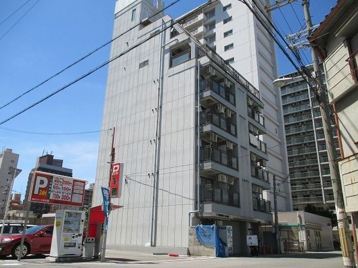 ティーホームズ新大阪 7階建