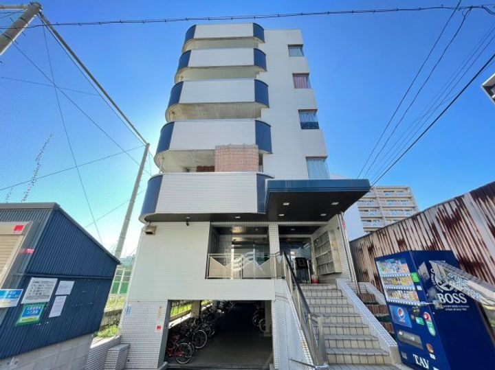 大阪府大阪市西成区松３丁目 賃貸マンション