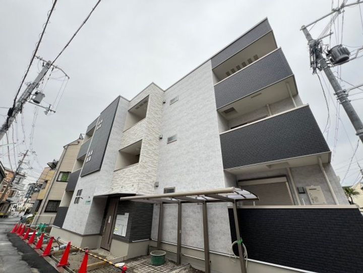 大阪府大阪市西成区天神ノ森１丁目 3階建 築1年2ヶ月