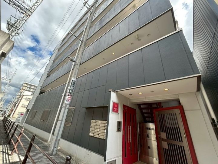 大阪府大阪市西成区玉出東２丁目 築7年11ヶ月 6階建