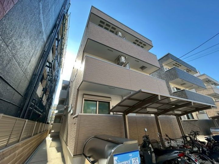 大阪府大阪市西成区聖天下２丁目 築9年4ヶ月 3階建