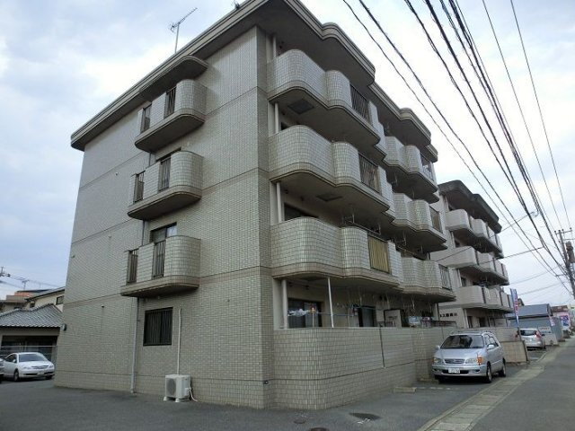 福岡県那珂川市道善１丁目 4階建 築30年10ヶ月