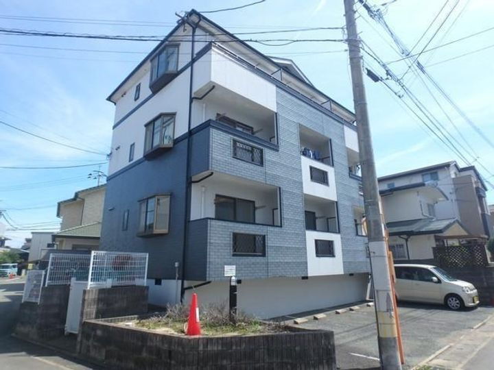 パークコート諸岡 3階建