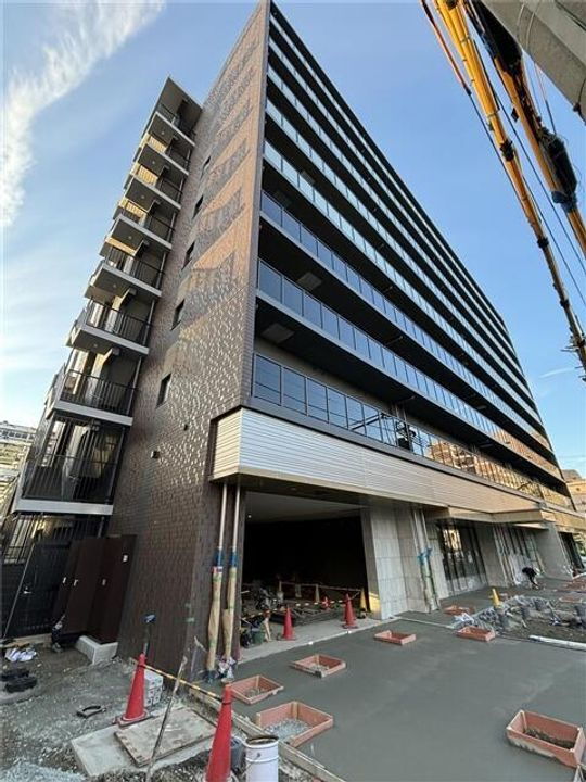 フレンシア西宮北口　 9階建