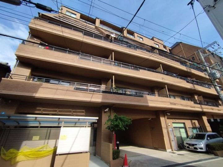 ベルク天神橋　 8階建
