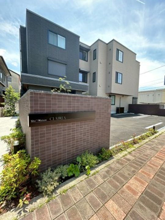 大阪府摂津市正雀３丁目 3階建 築1年6ヶ月