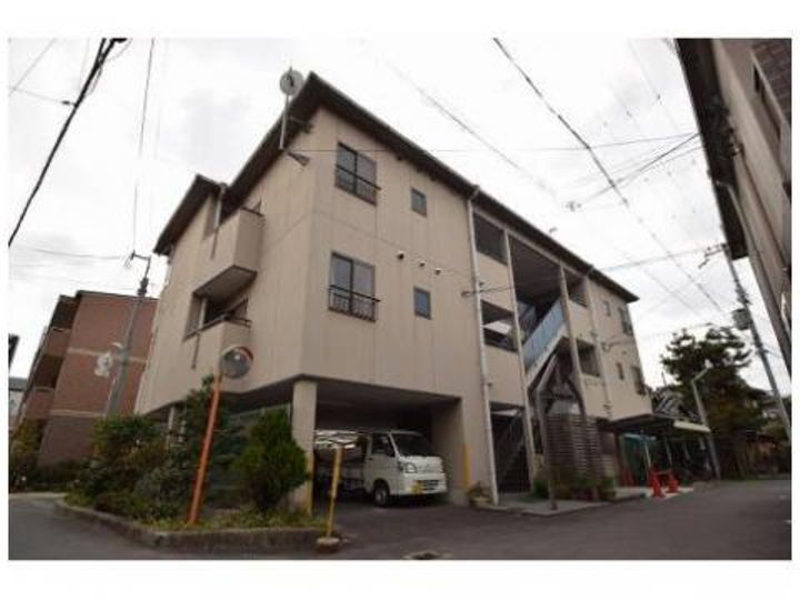 大阪府高槻市上田辺町 賃貸マンション