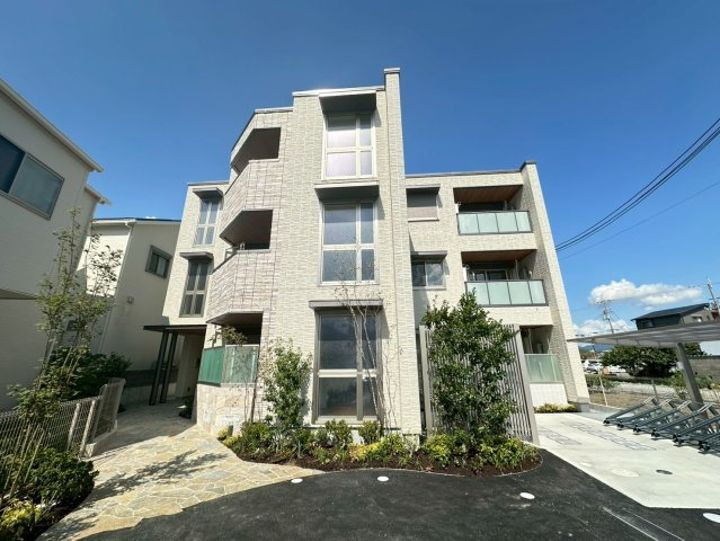 大阪府茨木市耳原３丁目 賃貸マンション
