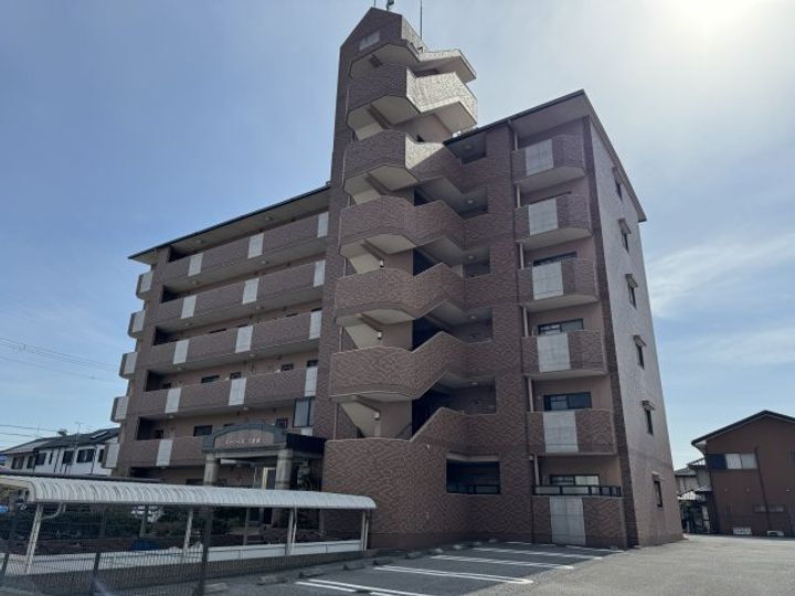 スーリール１番館 6階建