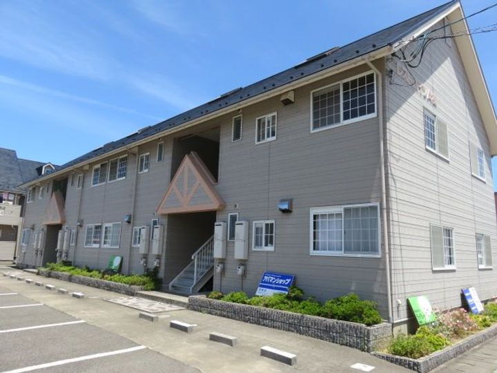 滋賀県米原市下多良３丁目 賃貸アパート