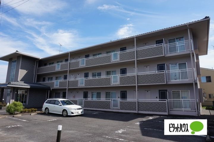 プリミエ貴生川 3階建