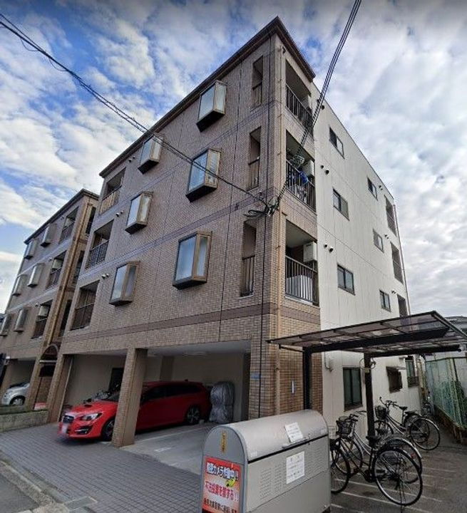 大阪府守口市梶町１丁目 4階建