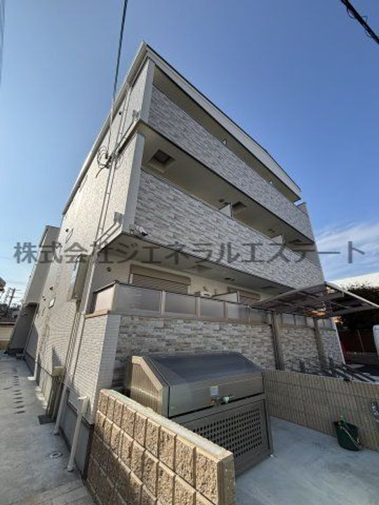 クリエオーレ私市山手 3階建
