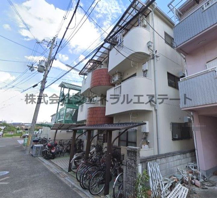 大阪府寝屋川市中木田町 築38年11ヶ月 3階建
