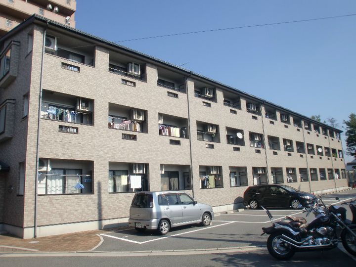 カーサ大塚２ｎｄ 3階建