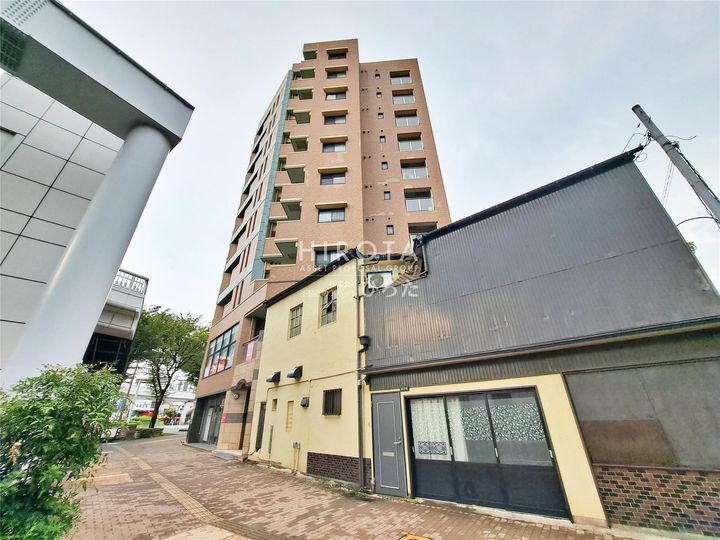 旦過タカヤコーポレーションビル 10階建