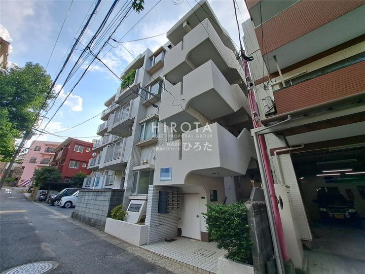 シャトレ東新町 4階建