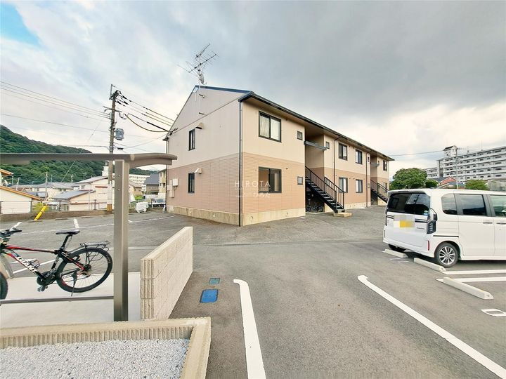 セジュール福西 2階建