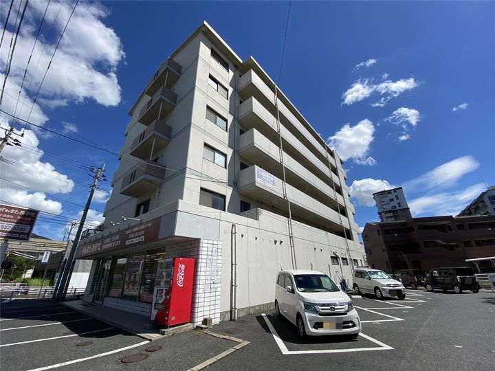 ラ・クーレⅢ 6階建