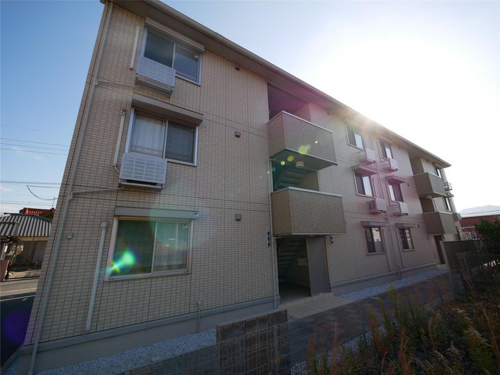 コンフォールⅢ番館 3階建