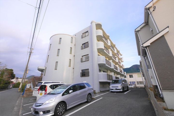 シャトレーゼ熊本 4階建