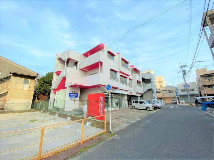 小西ビル 3階建