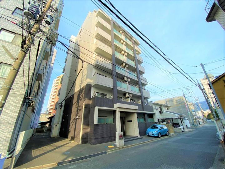 ベルガモット 8階建