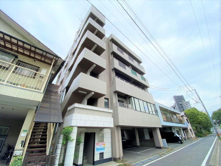 サージュ片野 5階建