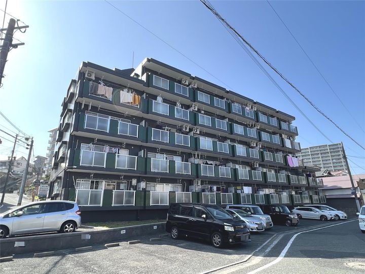 シャトレ熊西Ⅲ 5階建