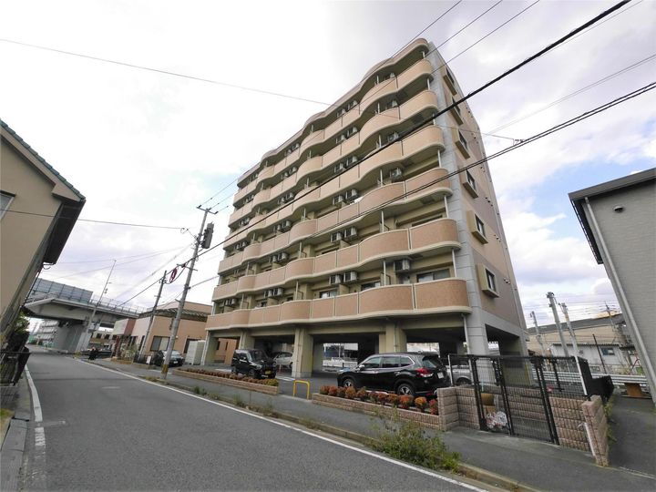 エヴァーグリーンＭ 7階建