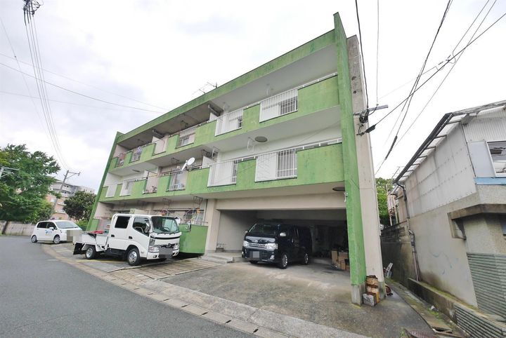 原口ビル 3階建