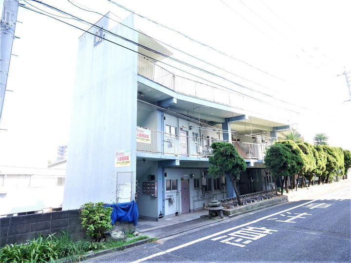 コーポ風 3階建