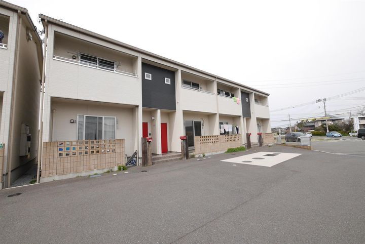 ヴィエラ中間Ａ棟 2階建