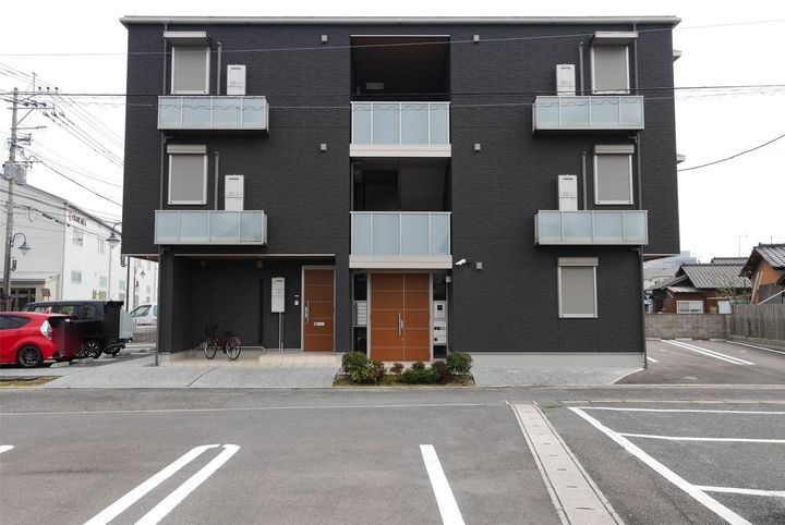 福岡県中間市中間１丁目 賃貸マンション