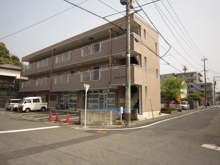 エルカーサ引野 3階建