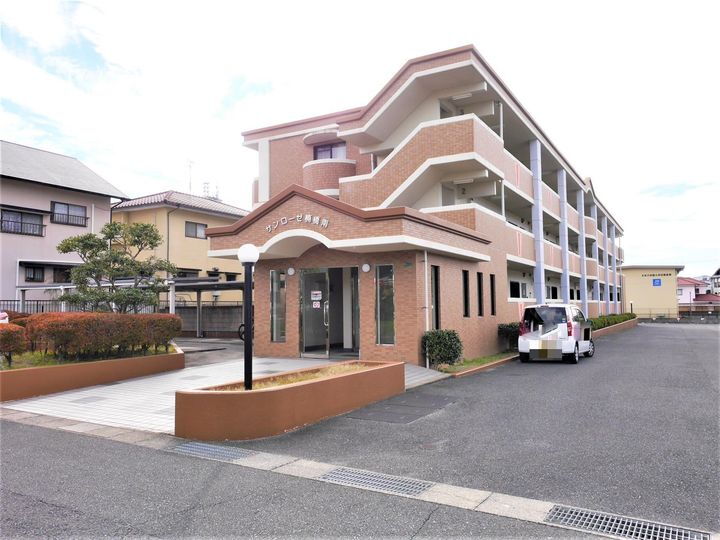 サンローゼ楠橋南 3階建