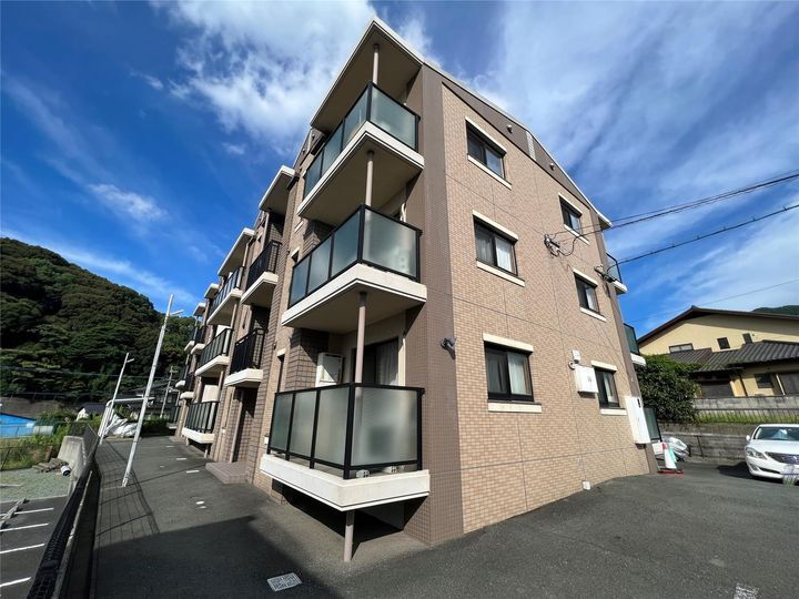 リバーサイド市瀬 3階建