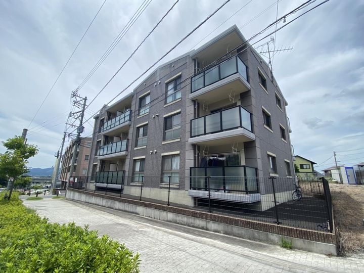 プレステージレオ壱番館 3階建