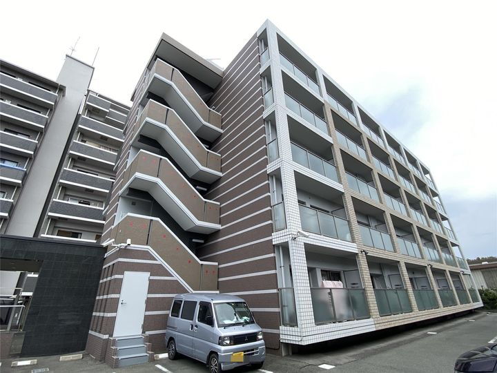 ウィステリアマンション 5階建