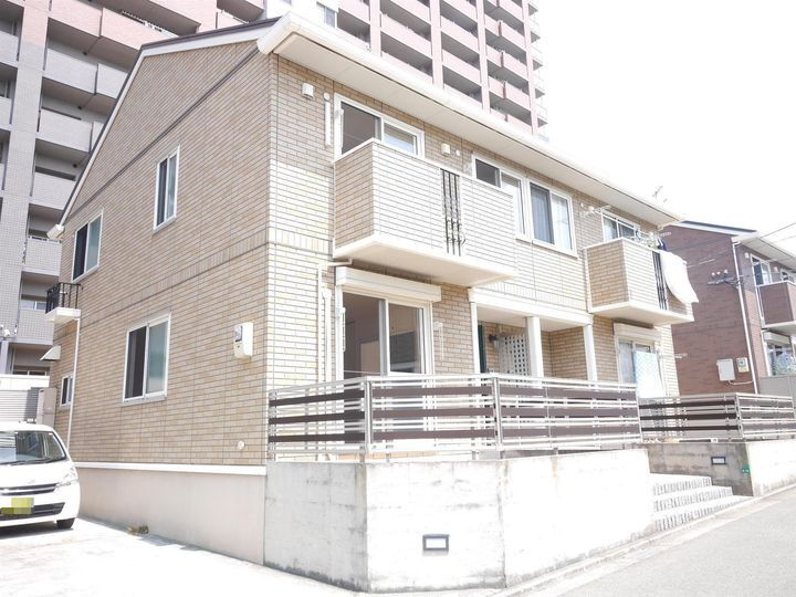 フレンドリースクエア鉄王５号地 2階建