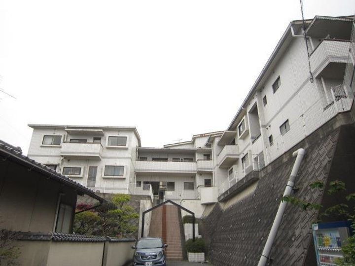 アンシャンテ八幡西 2階建