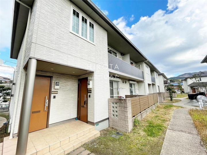 クラヴィエ石坂Ｂ棟 2階建