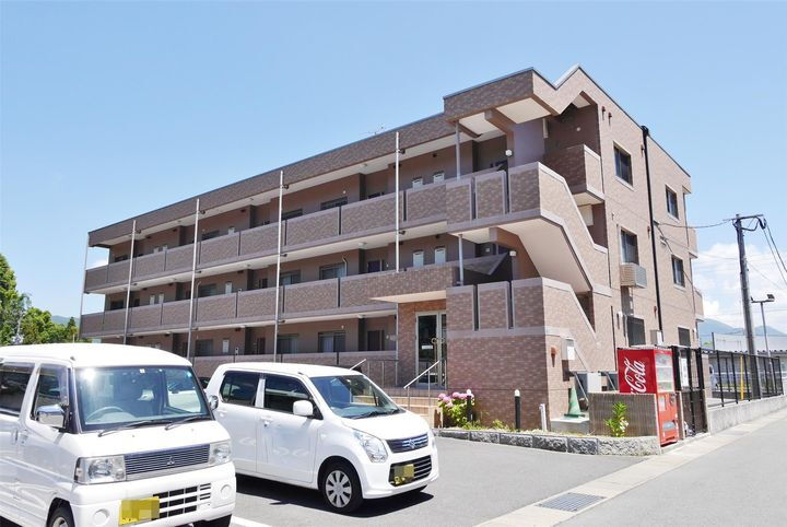 リシェス香月Ⅱ 3階建