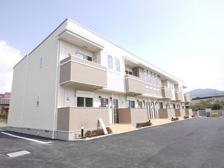 ラ・メゾンカプリス 2階建