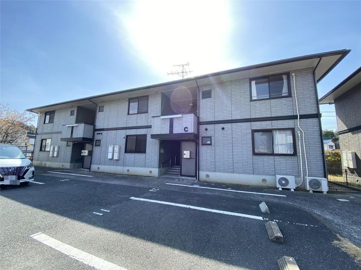 ロイヤルガーデン芳賀　Ｃ棟 2階建
