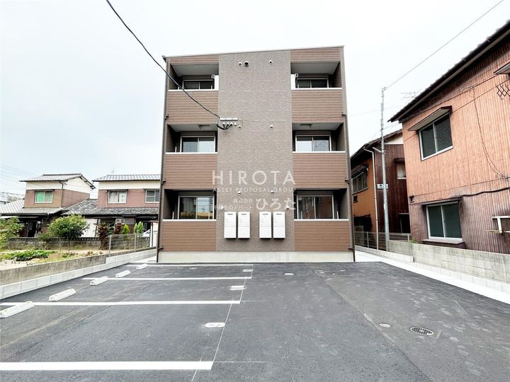 ＲＥＧＡＬＥＳＴ折尾駅東