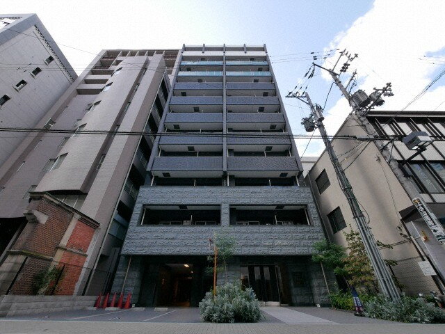 プレサンス梅田東アルファ 11階建