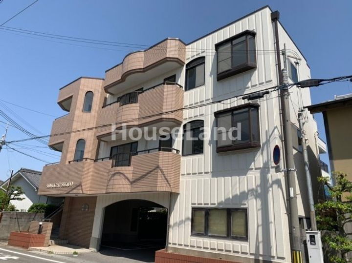 サンライト関戸 3階建