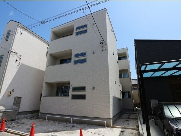 愛知県名古屋市西区則武新町２丁目 3階建 築3年2ヶ月