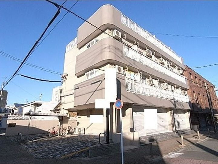 愛知県名古屋市瑞穂区前田町３丁目 4階建